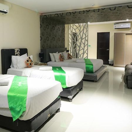 Tab Hotel Surabaja Zewnętrze zdjęcie