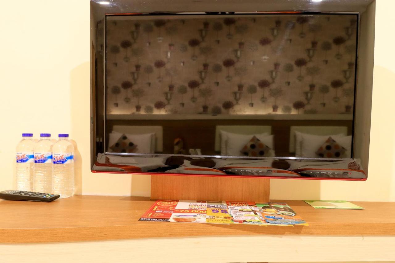 Tab Hotel Surabaja Zewnętrze zdjęcie