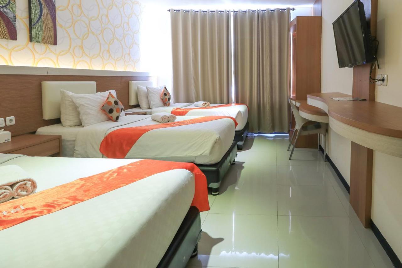 Tab Hotel Surabaja Zewnętrze zdjęcie