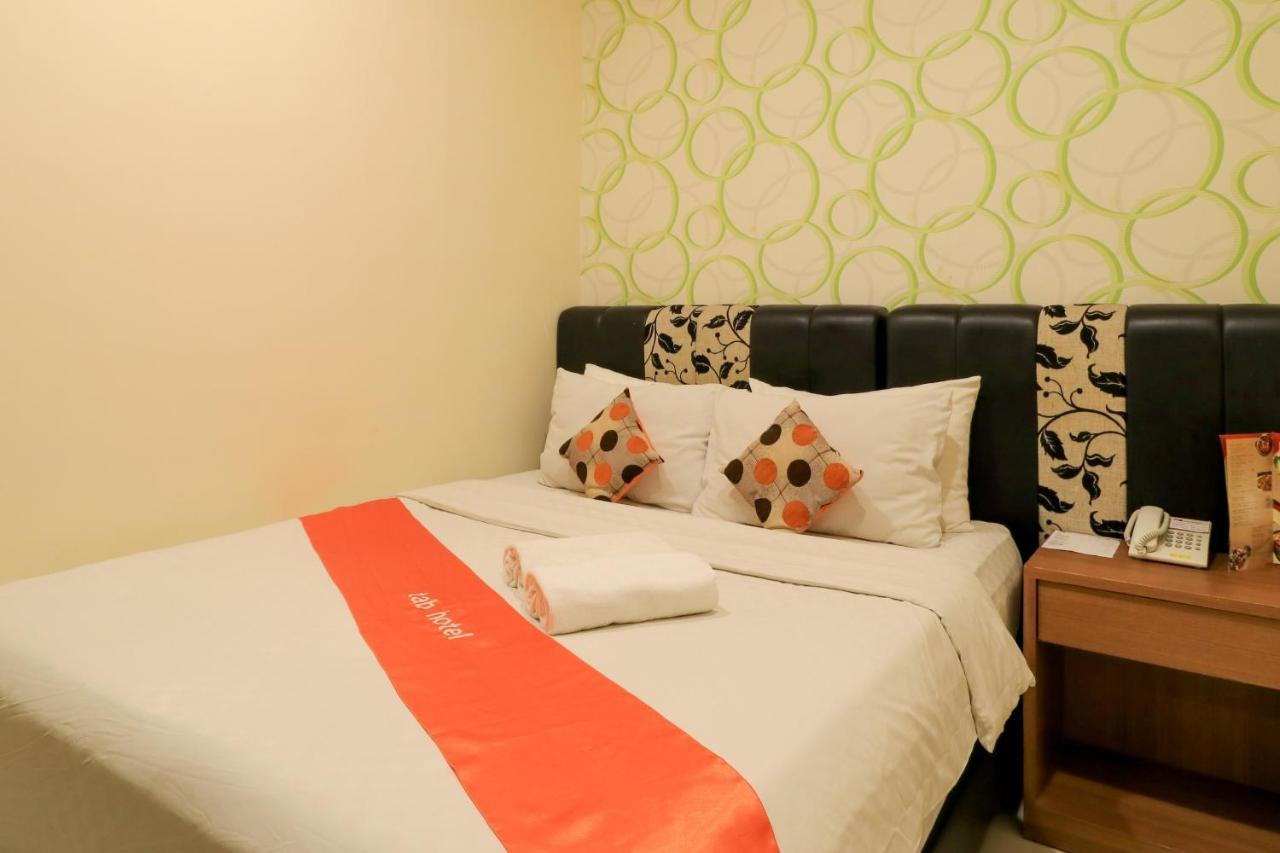 Tab Hotel Surabaja Zewnętrze zdjęcie